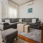 In Croatia Near Blue & Red Lakes Casa vacanze