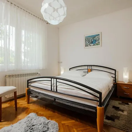 Large With Pool,bubble Bath And Fenced Garden Holiday home Imotski